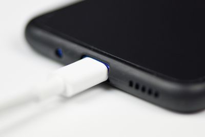 De fleste Android-mobiler lades allerede med USB-C-standarden, og om EU får viljen sin, kan de tvinge også Apple til å omfavne standarden.