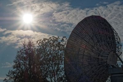 Nittedal teleport er et av de større antenneanlegg  i Norden for å ta i mot signaler fra satellitter. Anlegget har 30 antenner som spenner fra en diameter på 3,7 til 18 meter, og tilhører Telenor.