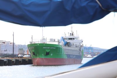 Hagland Captain på snarvisitt i Oslo for å markere at skipet er ferdig bygget til å bli verdens første ombygde bulkskip til batterihybrid drift. 