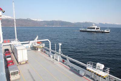 Det er nå 10 år siden den første elferja ble satt i drift over Sognefjorden. Siden den gang har Ampere krysset fjorden mer enn 100.000 ganger. 