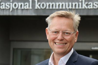 Nkom-sjef Pål Wien Espen har merket seg at snittinntekten per kunde ligger en god del lavere i Danmark, til tross for at de investerer mer enn oss i 2021. – Dette kan jo tyde på at konkurransen er mer velfungerende i Danmark, sier han.