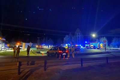 Mannen på 33 år jobbet som trafikkdirigent da han ble påkjørt og mistet livet her på riksvei 7 i Ål i Hallingdal i fjor.