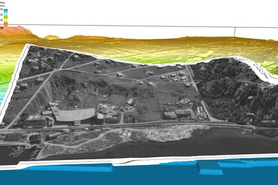 Geolog Erling Siggerud mener at et større skred har gått bak Rockwool-fabrikken til venstre i bildet – fra de bratte søkkene som omkranser fabrikken. Om det stemmer, kan kvikkleireområdet i Moss ende i høyeste risikoklasse.