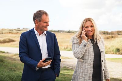 Administrerende direktør Tor Morten Osmundsen og styreleder Toril Nag i Altibox ser frem til å utvide virksomheten med 5G-tjenester, etter at de skal betale 724 millioner kroner for tilgang til frekvensene..