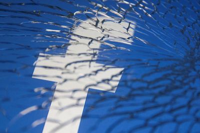 Facebooks IT-avdeling gikk på en alvorlig smell mandag kveld. Det tok nærmere seks timer før feilen ble rettet.