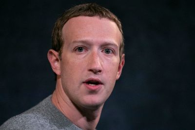 Facebook, her ved sjef Mark Zuckerberg, dropper ansiktsgjenkjenning i et håp om å bedre ryktet sitt når det gjelder personvern.