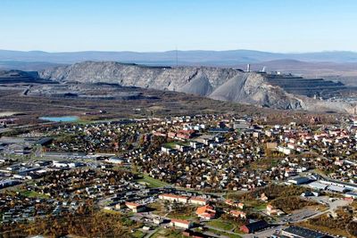 LKAB fikk avslag på søknaden om å øke utvinningen fra gruvene i Kiruna. Årsaken var at naboer med bergvarme ikke hadde fått et eget brev med innkallelse til informasjonsmøte.