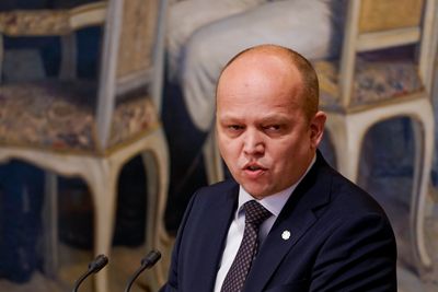 Finansminister Trygve Slagsvold Vedum la fram sine endringsforslag til statsbudsjettet for 2022 for Stortinget.