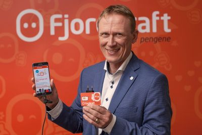 Fjordkraft-sjef Rolf Barmen vil se at de tidligere Skymobil-kundene betaler første faktura hos Fjordkraft før endelig pris for kjøpet av de opprinnelig 38.000 kundene avgjøres. 