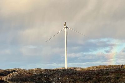 Vingebladet falt av en turbin i Frøya vindpark sist fredag. 
