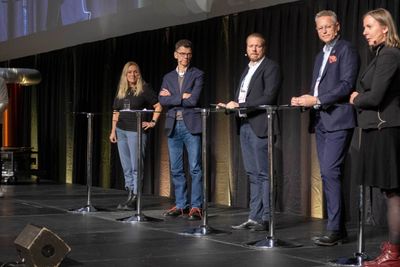 Nødnettdagene 2021: Konfransier Andreas Wahl, direktør for tele i Lyse, Toril Nag; Telenor Norge-direktør Petter-Børre Furberg, Ice-sjef Eivind Helgaker; Nkom-sjef Pål Wien Espen og DSB-sjef Elisabeth Aarsæther. 