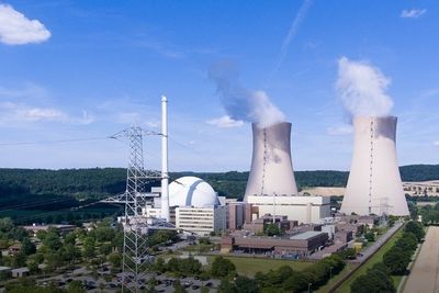 Grohnde kjernekraftverk produserer rundt 11 TWh strøm i året. Ifølge selskapet selv sparer det miljøet for nesten ti millioner tonn CO2 årlig.