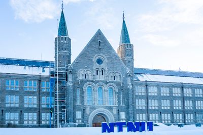 NTNU får bot på 150.000 kroner av Datatilsynet etter å ha snoket i en ansatts e-postkonto. 