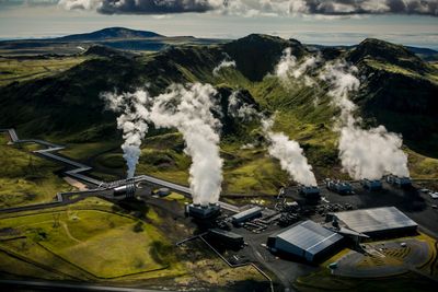 Carbfix lagrer blant annet CO2 fanget fra kraftverket Hellisheidi på Island. 