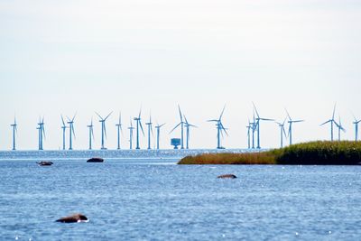 Illustrasjonsbilde. Bunnfast havvindpark utenfor Danmark.