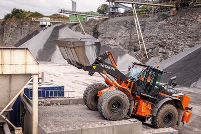 Når diesel-hjullasteren ZW 310 fra Hitachi er ferdig bygget om, skal den omdøpes til ZB 310. B'en står for biogass.