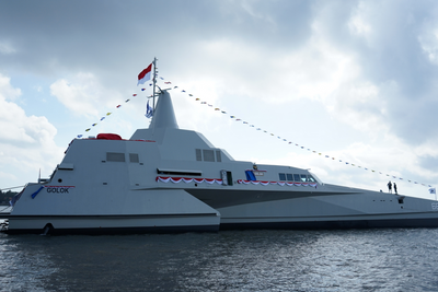 KRI Golok ble sjøsatt for et halvt år siden. Nå har den indonesiske marinen som mål å teste NSM om bord på trimaranen.