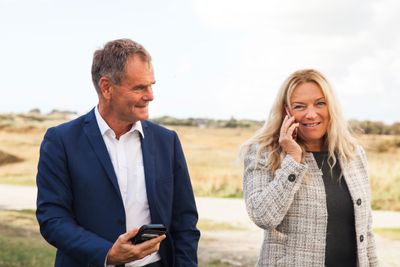 Administrerende direktør Tor Morten Osmundsen og styreleder Toril Nag i Altibox har betalt 724 millioner for egne 5G-frekvenser. Nå kjøper de opp mobilselskapet Ice.