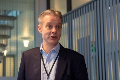 Steffen Sutorius ser ut til å trives i jobben som direktør i Digitaliseringsdirektoratet og har søkt om en ny åremålsperiode.