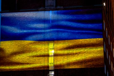 Oslo rådhus ble lyssatt med fargene i det ukrainske flagget i forrige uke.