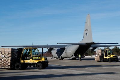 M72 ble lastet om bord på et C-130J Hercules fra 335 skvadron torsdag morgen.