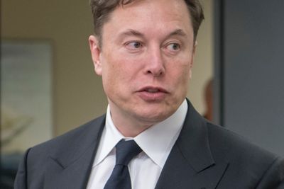 Elon Musk skal kanskje lansere en egen Twitter-lignende tjeneste.