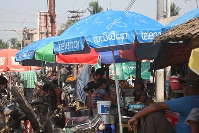 Telenor er i ferd med å selge virksomheten sin i Myanmar. Illustrasjonsbildet er tatt ved en annen anledning.