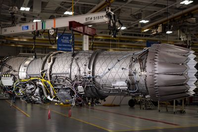 F135 produseres av Pratt & Whitney og motoriserer alle de tre F-35-variantene.
