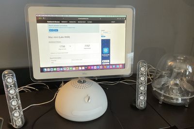 Etter et mye ombygging ser det ut som en helt vanlig iMac G4, selv om det skjuler seg en kraftigere maskin på innsiden