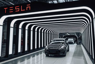 Tesla starter utlevering av tyskproduserte biler 22. mars.