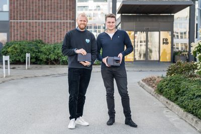 Amina-gründerne Fredrik Ravndal Lima og Eirik Jørgensen henter penger i markedet.