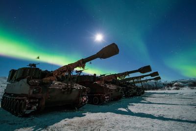 Norske M109A3GNM under vinterøvelsen Joint Viking 17 i Finnmark.