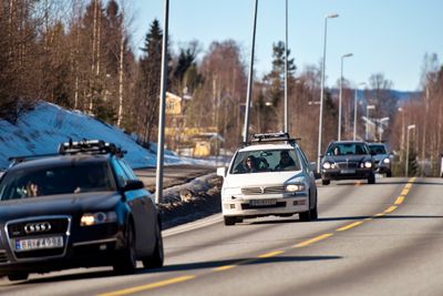 Analysys Mason har kartlagt hva det vil koste å tette dekningshullene langs norske riksveier. Bildet er tatt langs riksvei 4.