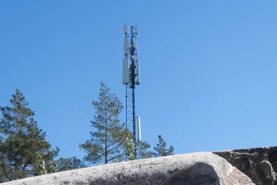 Utbyggingen av 5G begynte å ta fart i 2021 og er blant årsakene til vekst i investeringene fra telebransjen i 2021. Bildet er fra en mobilmast ved Torvet på Nesodden.