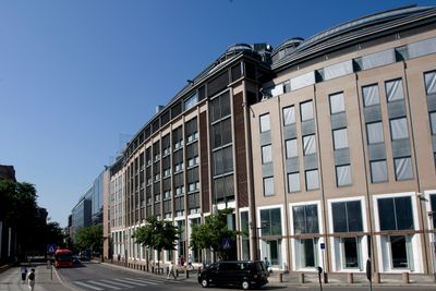 Kommunal- og distriktsdepartementet holder til i Akersgata 59 i Oslo sentrum.