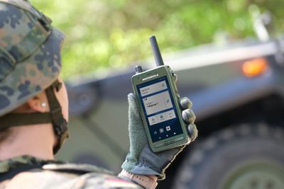 Motorola Solutions MXP7000, en smartmobil for nød- og beredskapsarbeidere, som støtter både Tetra og 4G LTE.