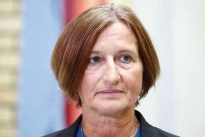 – Jeg har kommet til at jeg ønsker å ta ansvar ved å si opp min stilling, sier Stortingets direktør, Marianne Andreassen.