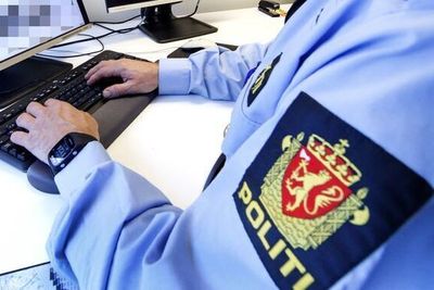 Politiet la ut et bilde på Snapchat, der den mistenkte kunne identifiseres via klær og sko. 