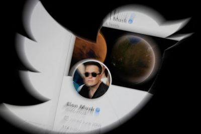 Elon Musk ser ut til å ha mistet troen på – eller interessen for – Twitter. Han vil ikke lenger kjøpe selskapet, men de truer med å saksøke ham hvis ikke kjøpet gjennomføres.