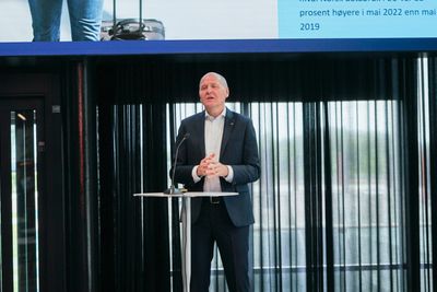 På Fornebu presenterte Telenorsjef Sigve brekke kvartalsrapporten til Telenorkonsernet sammen med finansdirektør Tone Hegland Bachke.