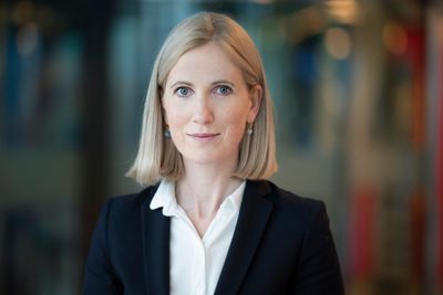 Hanne Knudsen er ny kommunikasjonsdirektør i Telenor Norge. Hun er dermed tilbake i selskapet etter et drøyt år i Rema 1000.