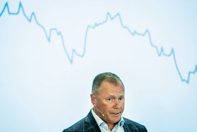 Den kraftige økningen i dataangrep mot banker og andre finansielle aktører bekymrer oljefondssjef Nicolai Tangen. Oljefondet blir utsatt for i gjennomsnitt tre alvorlige angrep daglig.