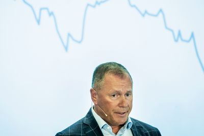 Den kraftige økningen i dataangrep mot banker og andre finansielle aktører bekymrer oljefondssjef Nicolai Tangen. Oljefondet blir utsatt for i gjennomsnitt tre alvorlige angrep daglig.