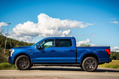 Ford F-150 Lightning er nesten seks meter lang. 