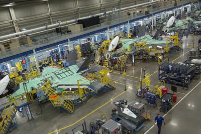 F-35 under produksjon på Lockheed Martin-fabrikken i Fort Worth i Texas i 2017.