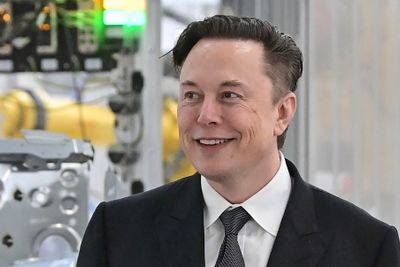 Elon Musk kan gå hardt til verks mot antall årsverk hos Twitter, om Washington Posts rapport viser seg å stemme.