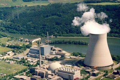 Isar 2 er ett av tre kjernekraftverk som fortsatt er i drift i Tyskland. Etter planen skal alle tre legges ned i desember. 
