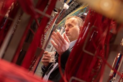 Telenors moderniseringsdirektør Arne Quist Christensen tviler sterkt på at Norge rekker å oppfylle bredbåndsmålet i løpet av de to kommende årene.