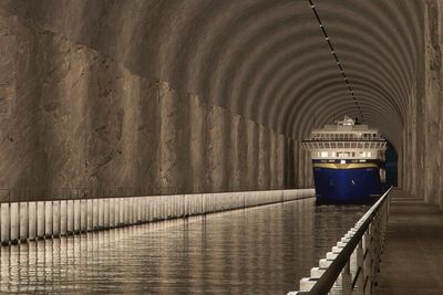 Innsiden av Stad skipstunnel skal spekkes med utstyr som skal sørge for sikker og trygg seilas for skip, mannskap, passasjerer og last. Kystverket ønsker innspill på smarte og robuste løsninger.