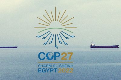 FNs skipsfartsorganisasjon IMO er også til stede på COP27. Utslipp fra skip utgjør 3 prosent av verdens samlede klimagasser, men er ikke omfattet av FNs klimaplaner. Norge presser likevel på for å kutte utslipp.  